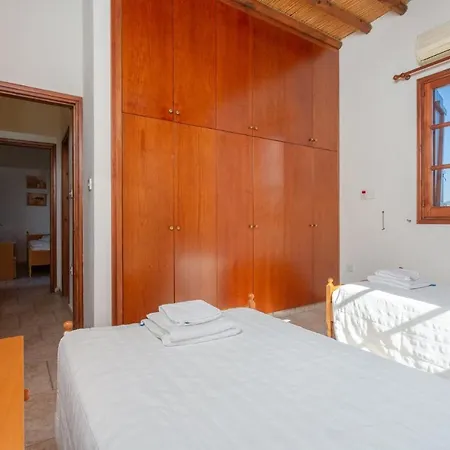 Alexandros Palace 别墅 Paphos